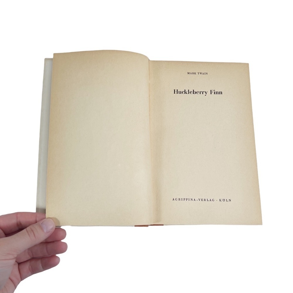 Vintage 1950s Huckleberry Finn Hardcover Book in GERMAN